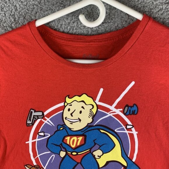 Fallout Vault Boy 101 Superhero T-Shirt Lootwear Exclusive Size Large Red - Picture 3 of 6